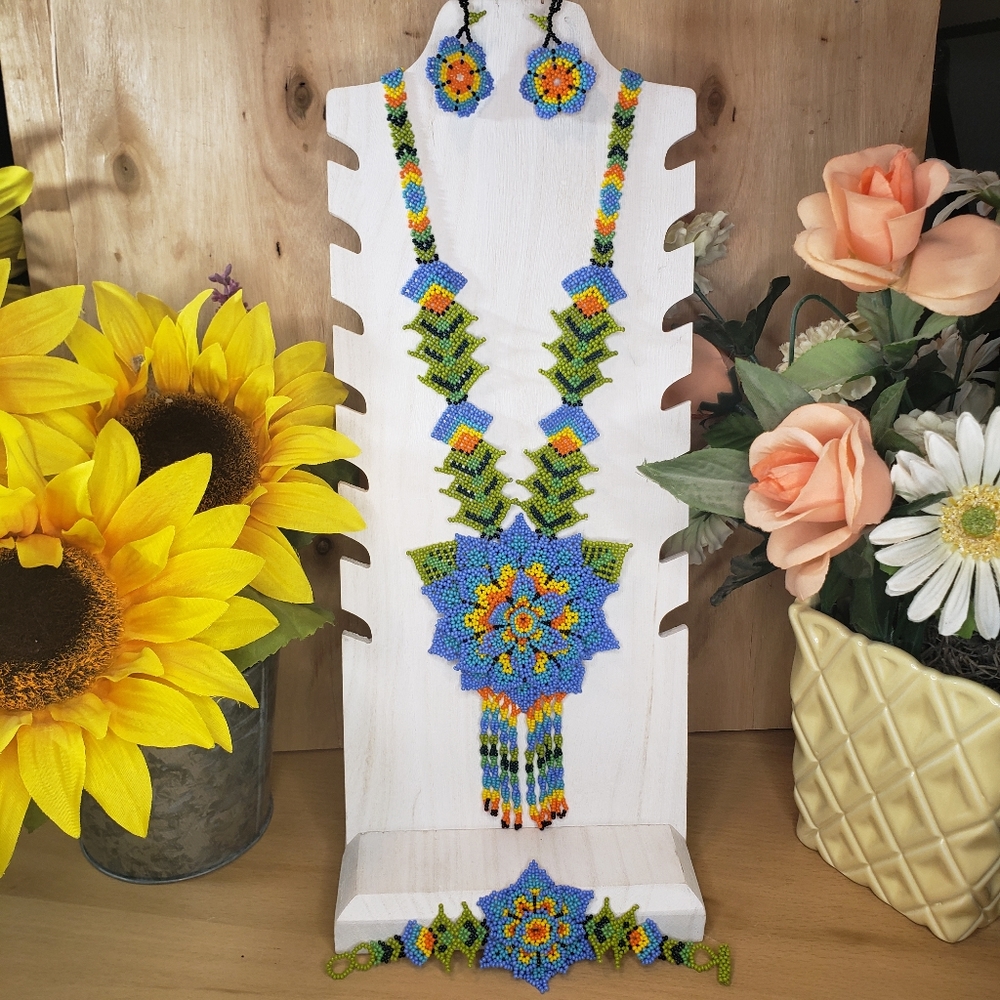 Mexican Handcrafted Maxi Necklace, bracelet and earrings set Huichol flowers Han